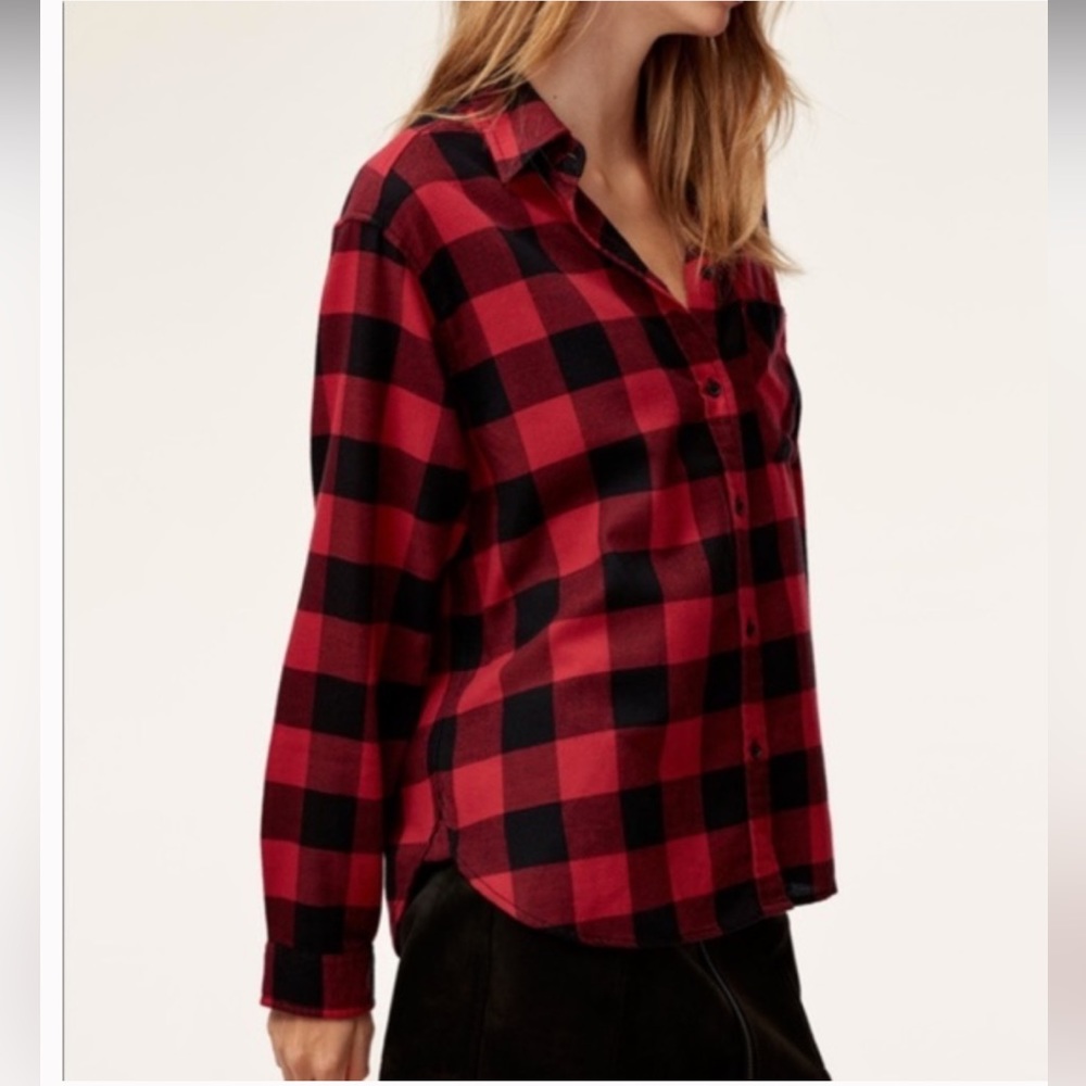 Aritzia Wilfred Free Red and Black Plaid Button up shirt Side Slits oversized XS